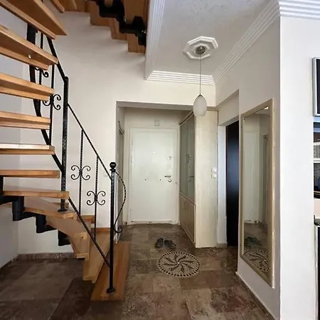 Hotel Kundu'da Havuzlu Bahceli