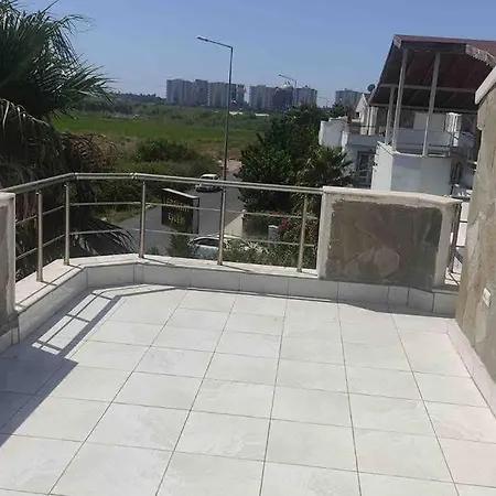 Kundu'da Havuzlu Bahceli Hotel