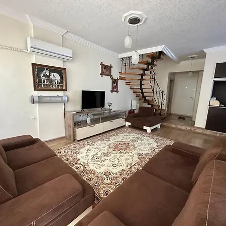 Szálloda Kundu'da Havuzlu Bahceli 4*