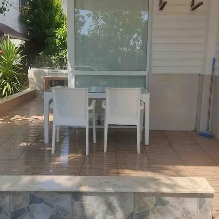 Kundu'da Havuzlu Bahceli Villa Antalya