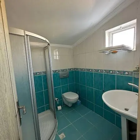 Kundu'da Havuzlu Bahceli Villa *