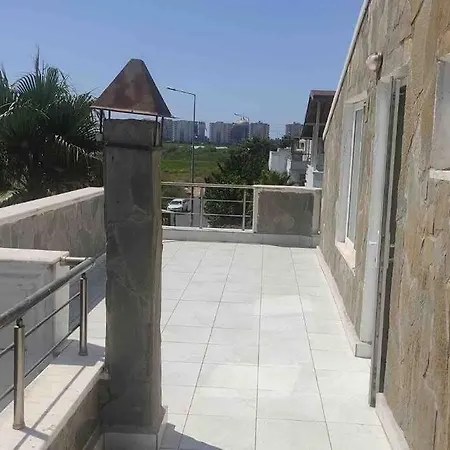 Kundu'da Havuzlu Bahceli 4*